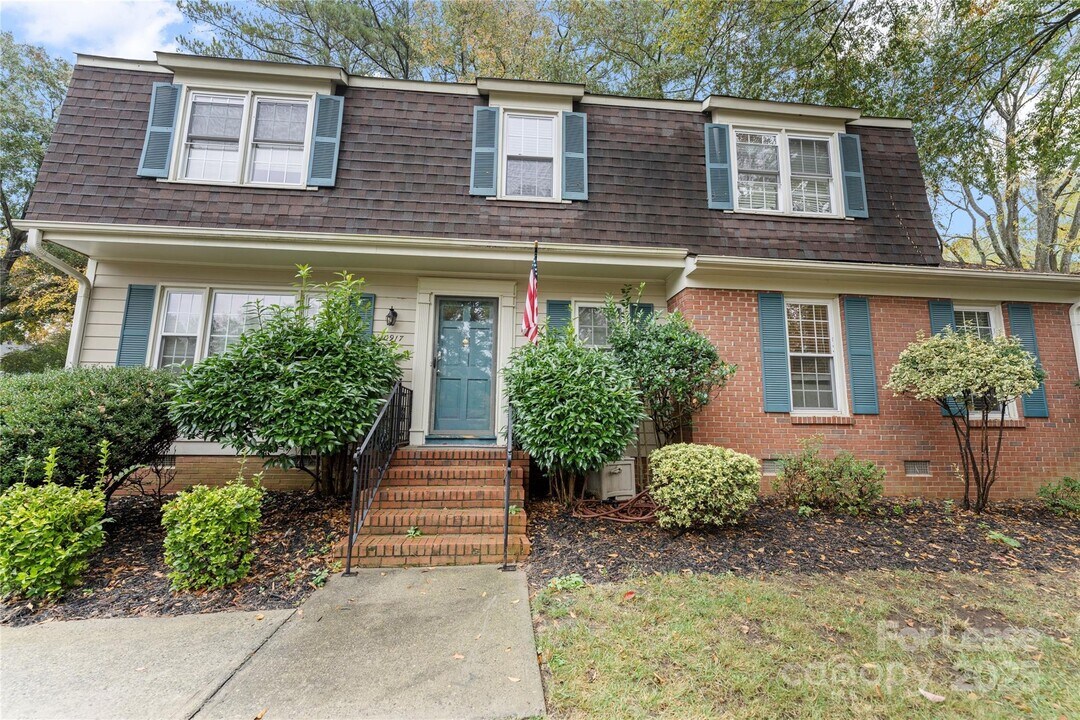 10917 Blue Heron Dr in Charlotte, NC - Building Photo