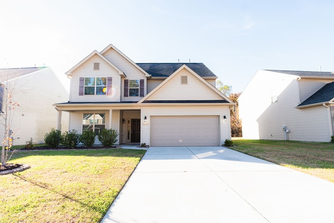 2015 Ram Rd in Greensboro, NC - Building Photo