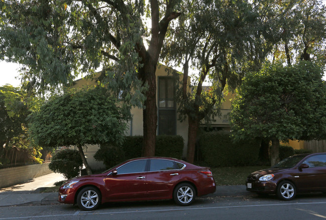 2027 Halford Ave in Santa Clara, CA - Building Photo - Building Photo