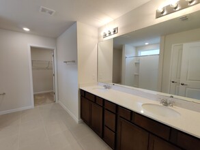 9365 Rally Spring Lp in Wesley Chapel, FL - Building Photo - Building Photo