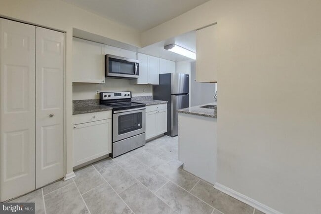 4939 McFarland Dr in Fairfax, VA - Building Photo - Building Photo