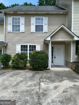 8370 Hollis St in Douglasville, GA - Building Photo