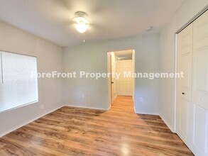 3112 W Salinas in San Antonio, TX - Foto de edificio - Building Photo