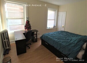 1507 W Schreiber Ave-Unit -2 in Chicago, IL - Foto de edificio - Building Photo