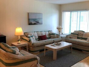 2071 Australia Way W in Clearwater, FL - Building Photo - Building Photo