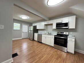 387-389-389 Manhattan Dr in Lexington, KY - Building Photo - Building Photo