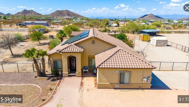 property at 2512 W Skyline Ln