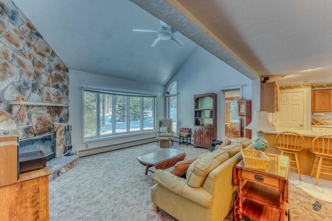 102 Longfellow Dr in Bethlehem, NH - Building Photo - Building Photo