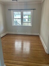 309 S Broadway in Lindenhurst, NY - Building Photo - Building Photo