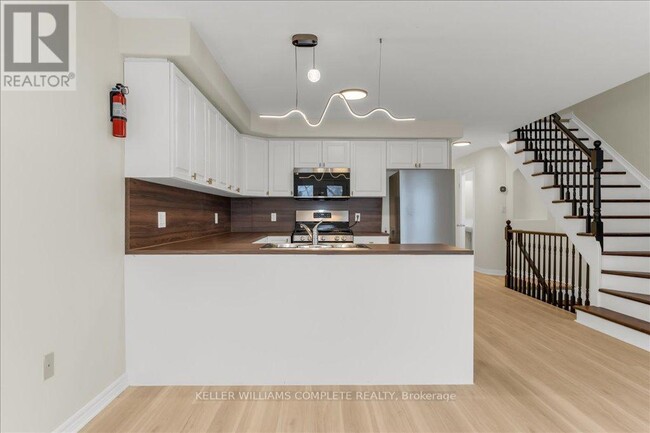 6 A Hainer St