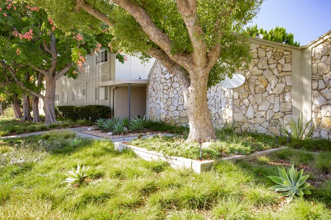 Ardmore Apartments in Studio City, CA - Building Photo - Building Photo