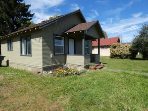 610 S Cedar St in Port Angeles, WA - Building Photo - Building Photo