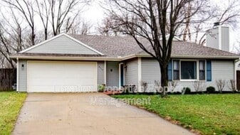 2113 Atchison Ave in Lawrence, KS - Building Photo