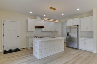 1326 24th St in Newport News, VA - Building Photo - Building Photo