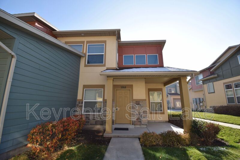 3768 Jacinda Ln in South Jordan, UT - Foto de edificio