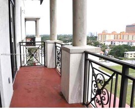 1805 Ponce de Leon-Unit -827 in Coral Gables, FL - Building Photo - Building Photo