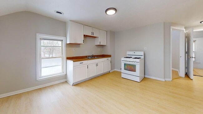 3130 W 30th St in Cleveland, OH - Building Photo - Building Photo