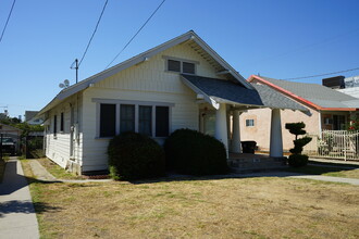 927 Camulos St in Los Angeles, CA - Building Photo - Building Photo