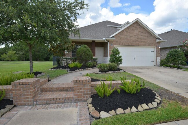 property at 18918 Cove Pointe Dr