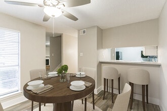 Hazelwood Apartment Homes in Tyler, TX - Building Photo - Building Photo