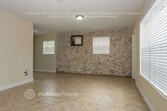 810 N 69th Ave in Hollywood, FL - Building Photo - Building Photo