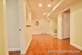 73 Thatcher St in Brookline, MA - Foto de edificio - Building Photo