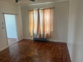 10XX E 225th St in Bronx, NY - Building Photo - Building Photo