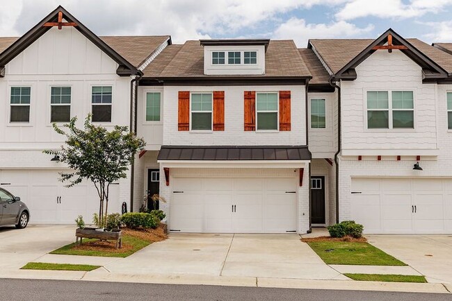 property at 38 Auburn Wds Dr