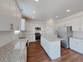 1318 E White St in Lehi, UT - Building Photo - Building Photo