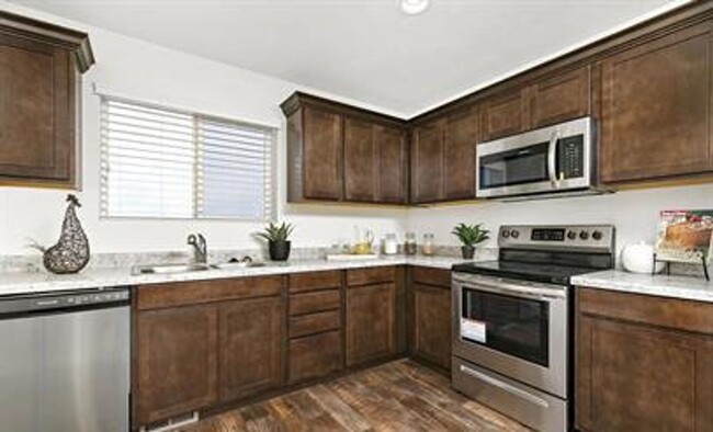 4136 W Miner View Ln-Unit -4138 West Miner View Ln in Herriman, UT - Foto de edificio - Building Photo