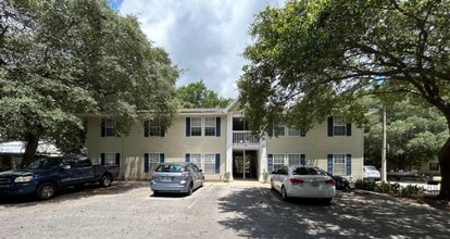 100 Kazmira Ct in Niceville, FL - Building Photo - Building Photo
