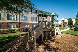 Salisbury Village at Castlewood in Salisbury, NC - Building Photo - Building Photo