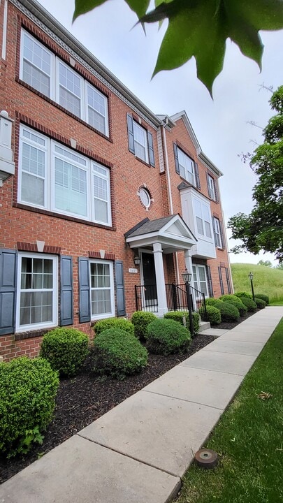 8603 Blue Smoke Ct in Elkridge, MD - Building Photo