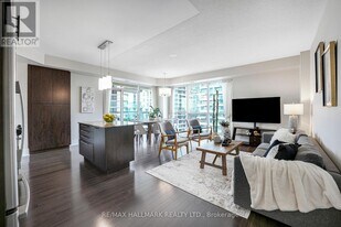 70 Roehampton Ave in Toronto, ON - Building Photo