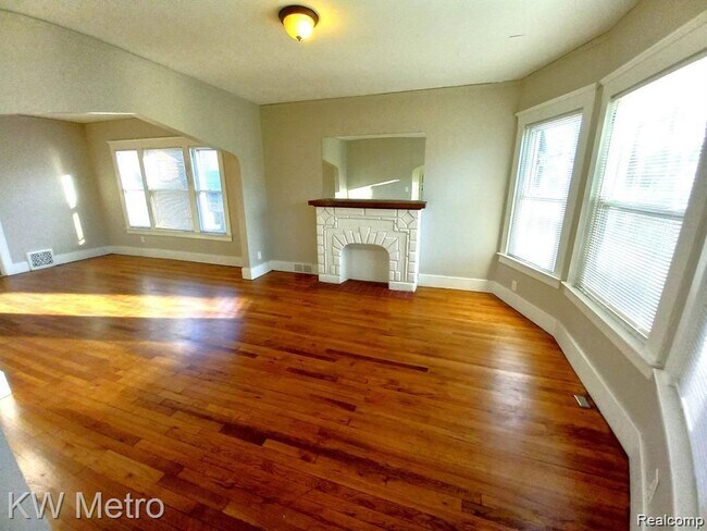 1076 N RADEMACHER St in Detroit, MI - Building Photo - Building Photo
