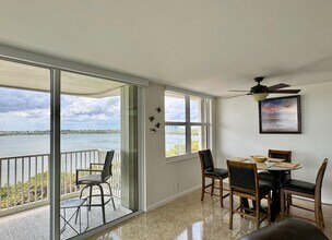 5480 N Ocean Dr in West Palm Beach, FL - Building Photo - Building Photo