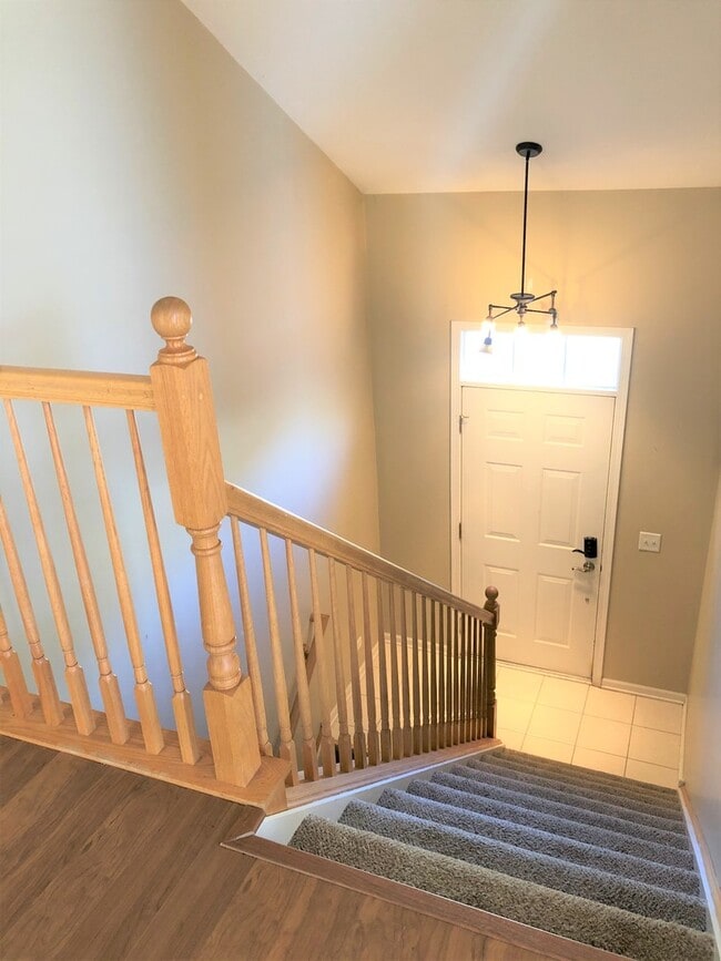 1609 Fredericksburg Ln in Aurora, IL - Building Photo - Building Photo