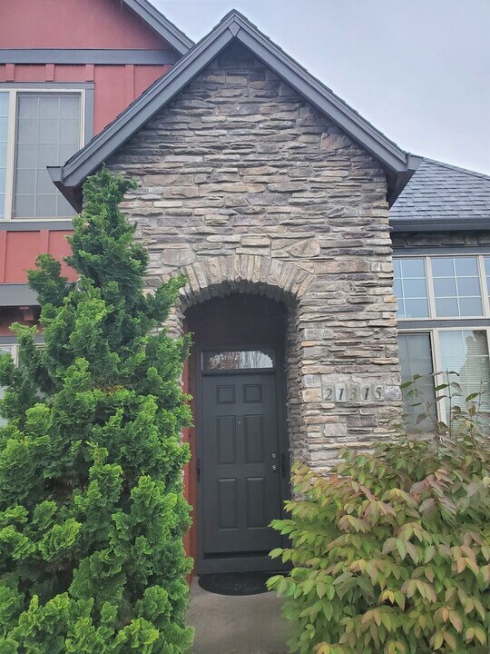 21315 SW Baler Way in Sherwood, OR - Building Photo