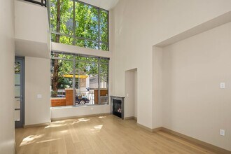 910 Lenora St in Seattle, WA - Building Photo - Building Photo