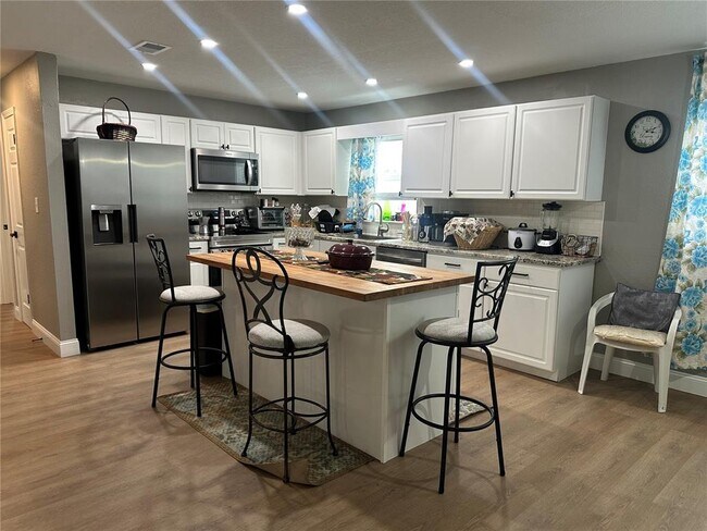 2044 Leisure Dr in Winter Haven, FL - Building Photo - Building Photo