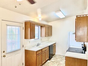 710 Lindstrom Dr in Colorado Springs, CO - Building Photo - Building Photo