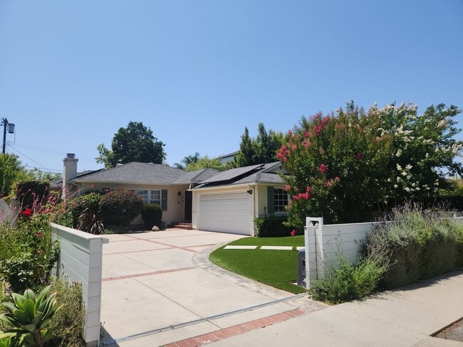property at 5523 Ranchito Ave