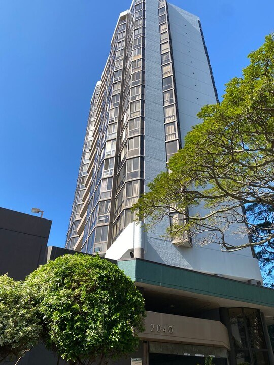 2040 Nuuanu Ave in Honolulu, HI - Building Photo