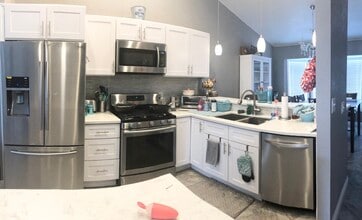 11350 Foothill Blvd, Unit 29 in Sylmar, CA - Building Photo - Building Photo