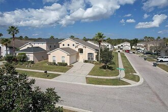 108 Emeraldview Ave in Davenport, FL - Foto de edificio - Building Photo