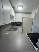 1351 SW 4th St in Miami, FL - Foto de edificio - Building Photo