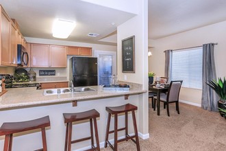 Boulder Creek Apartments in Fresno, CA - Building Photo - Building Photo