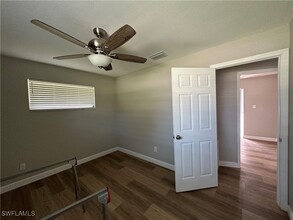 2250-2252 Violet Dr in Ft. Myers, FL - Foto de edificio - Building Photo