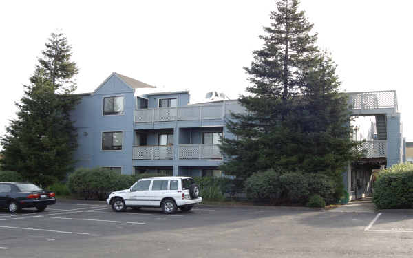 371-389 E H St in Benicia, CA - Building Photo - Building Photo