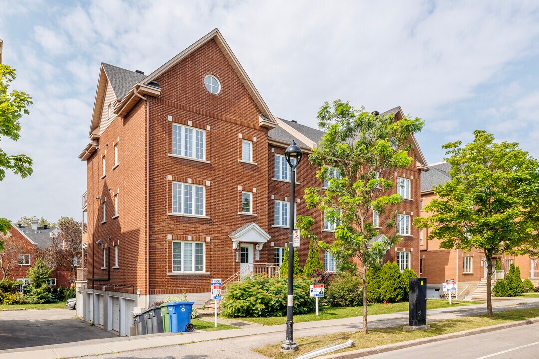 1660 Alexis-Nihon Boul in St. Laurent, QC - Building Photo